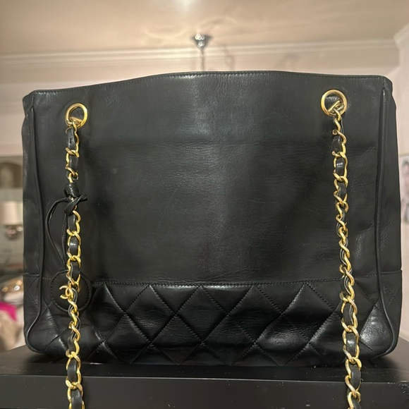 Chanel quilted matelasse lambskin leather shoulder bag w/24k gold chain & charm - Picture 13 of 16